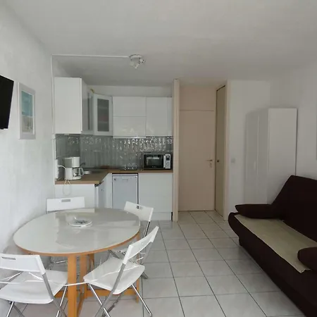 Διαμέρισμα Avec Piscine, Loggia Et Parking A 150m De La Plage, - Fr-1-328-123 *