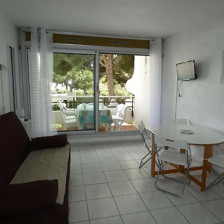 Avec Piscine, Loggia Et Parking A 150m De La Plage, - Fr-1-328-123 *